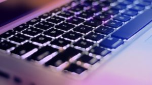 Como configurar teclado de notebook americano para português