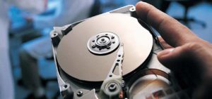 Como substituir o disco rígido (HD) num desktop e notebook? HD