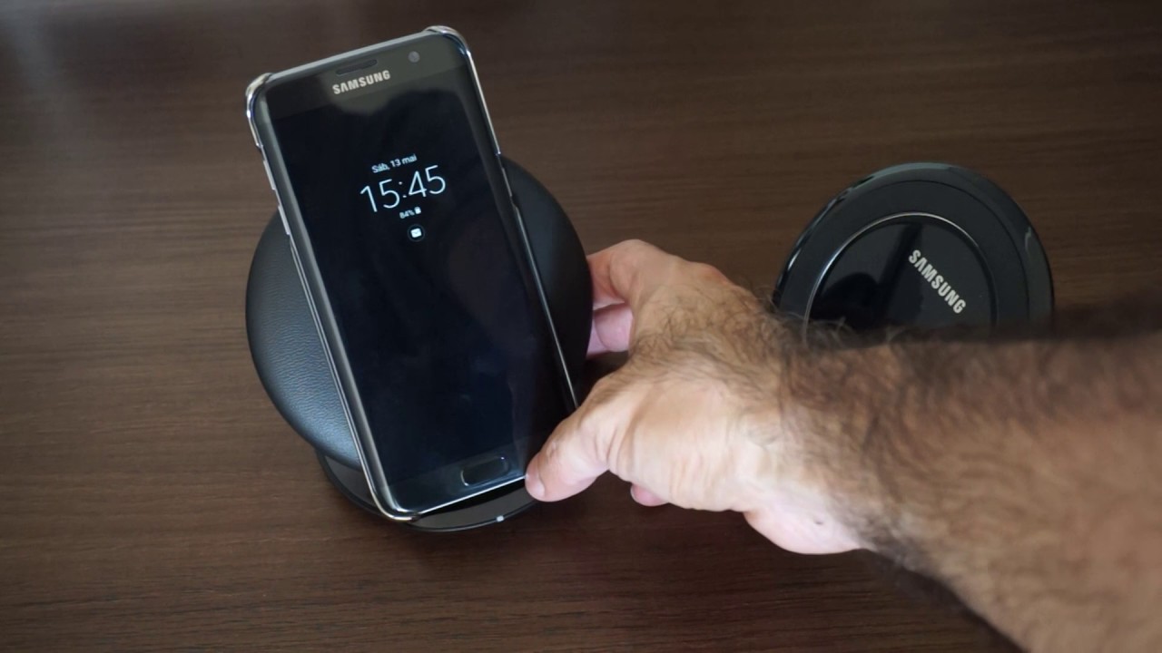 Телефон самсунг поддерживающий беспроводную зарядку. Самсунг с 22 беспроводная зарядка. Беспроводная зарядка самсунг а53. Беспроводная зарядка самсунг а11. Беспроводная зарядка для телефона самсунг Galaxy а50.