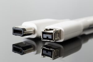 O que é FireWire (IEEE 1394)?
