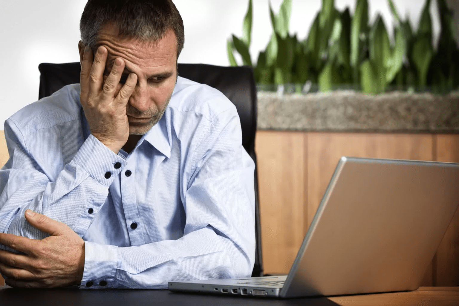 Como descobrir problemas com o carregador do notebook? Notebook Stress