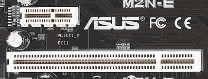 Placa Mãe ASUS com slots de expansão PCI-e
