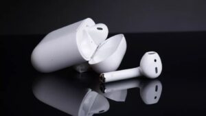 Por que meus AirPods ficam pausando sozinhos? AirPods