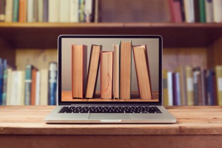 notebook laptop livros
