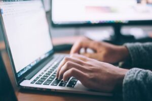 Como reiniciar o notebook pelo teclado notebook chat maos teclado